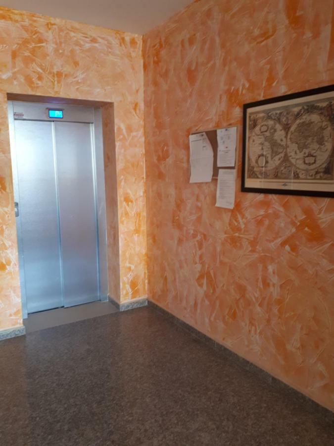 Hostex Trinity Apartment Stara Zagora Extérieur photo