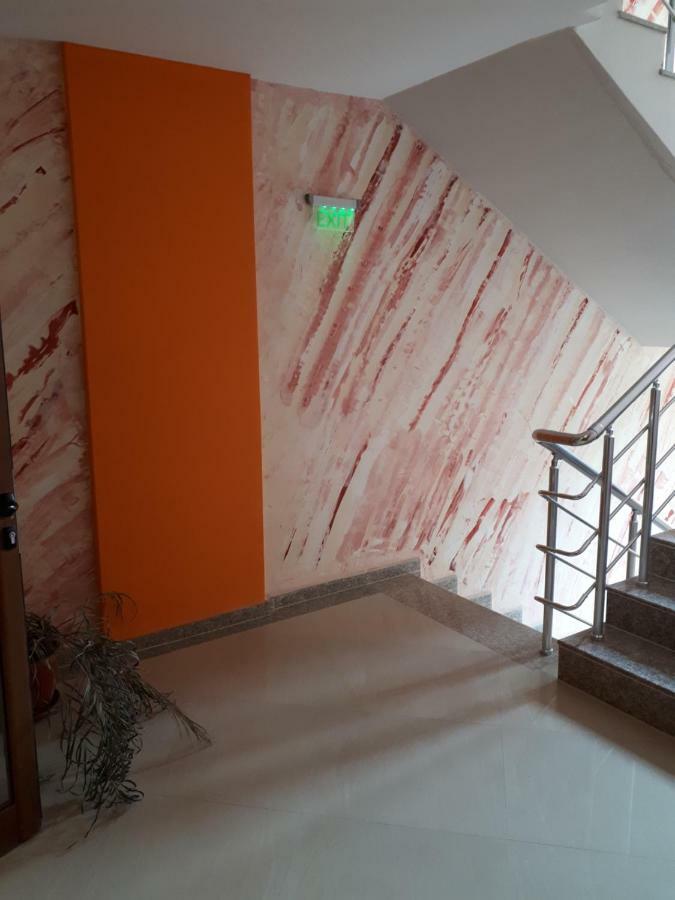 Hostex Trinity Apartment Stara Zagora Extérieur photo